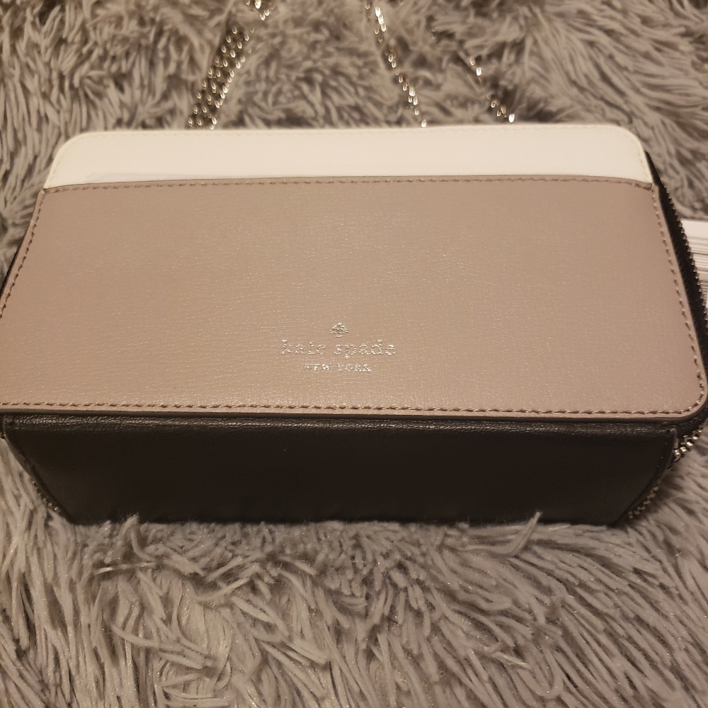 Purse - Picture 2 of 3